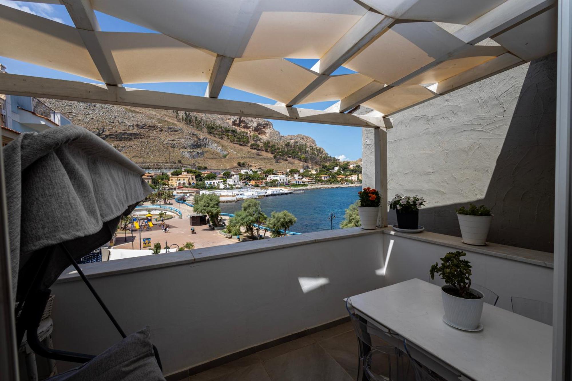 La Piazzetta A Mare Holiday House Sferracavallo Exterior foto